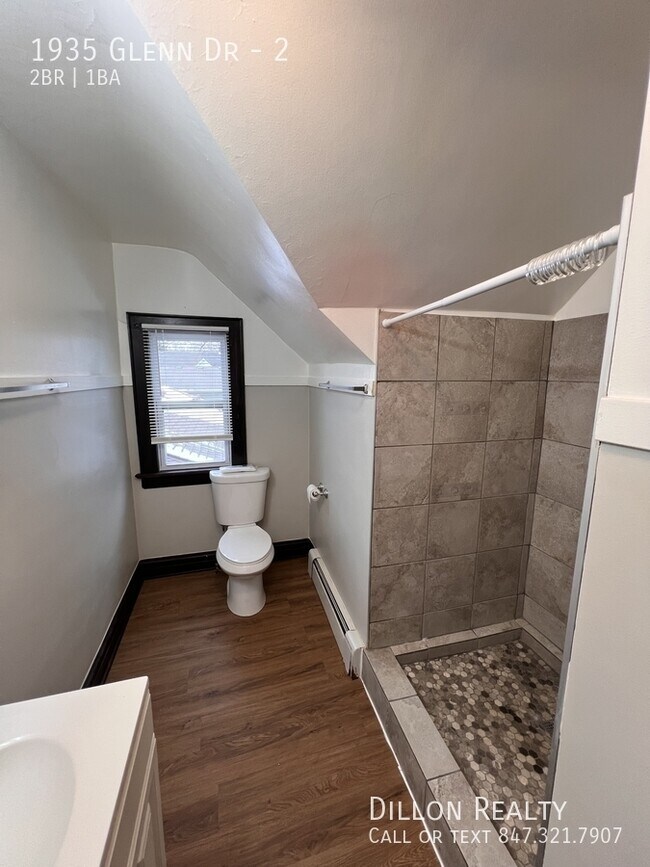 Building Photo - 1935 Glenn Dr