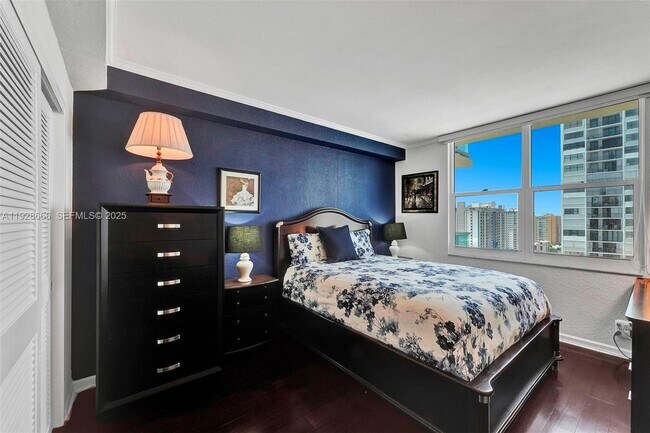 Building Photo - 2501 S Ocean Dr