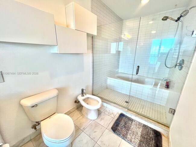 Building Photo - 888 Biscayne Blvd