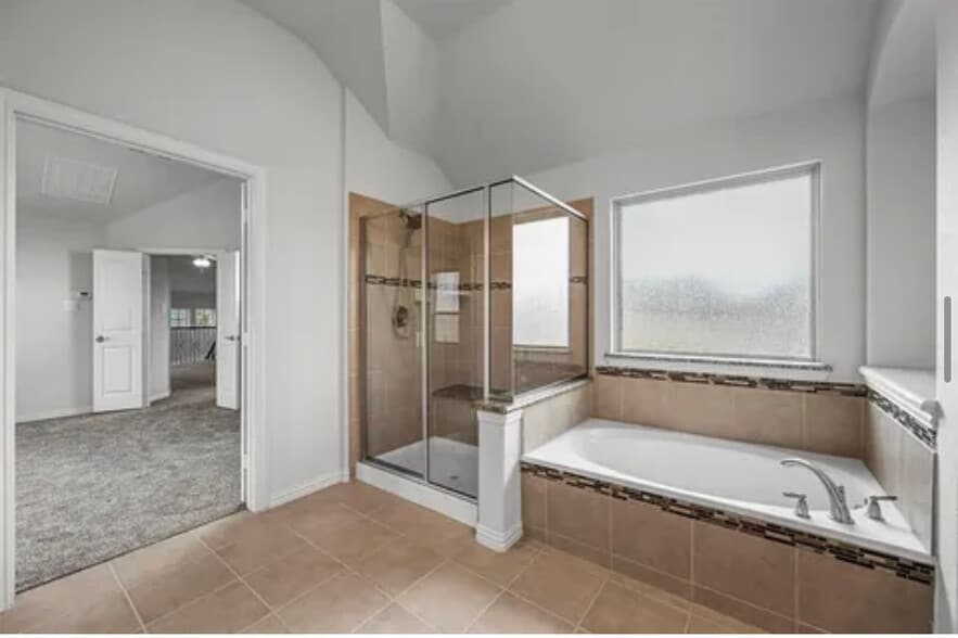 Building Photo - 1018 Ivy Charm Way