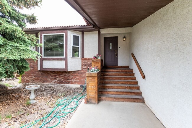 Building Photo - Beautiful Briargate Home on a Spacious Cor...