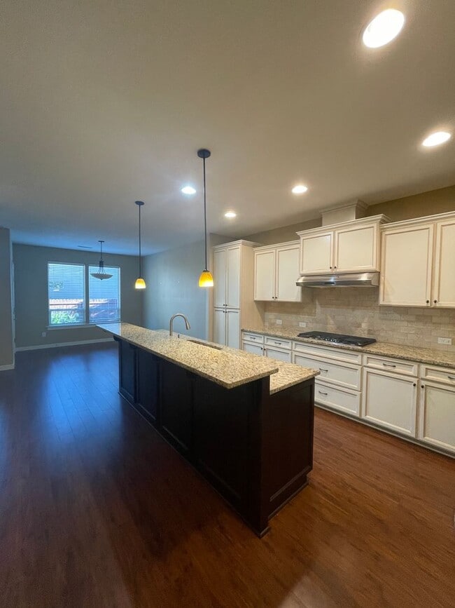 Building Photo - Beautiful Home with lots of upgrades