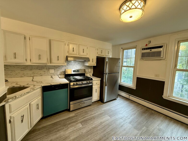 Building Photo - 31 Falcon St