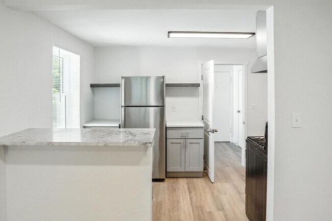Building Photo - 1366 Lafayette St