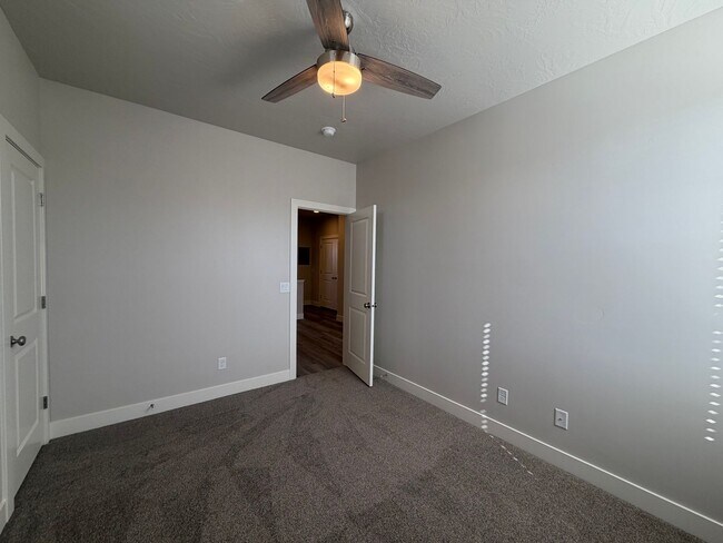 Building Photo - BRAND NEW TOWNHOME FOR RENT!