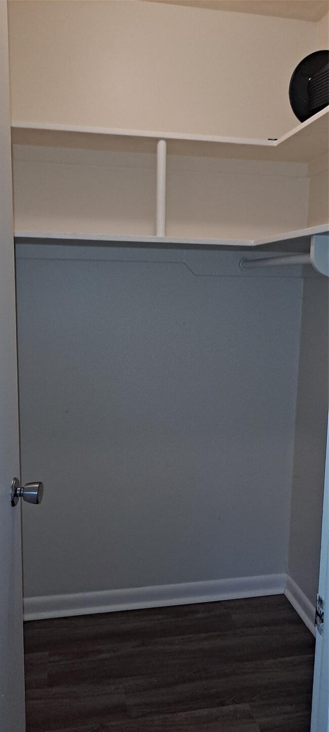 Building Photo - 1118 US-441