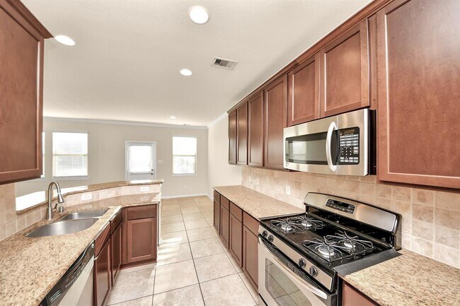 Building Photo - 6483 Calgary Woods Ln