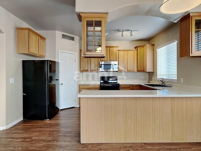Building Photo - 7413 S 40th Ave