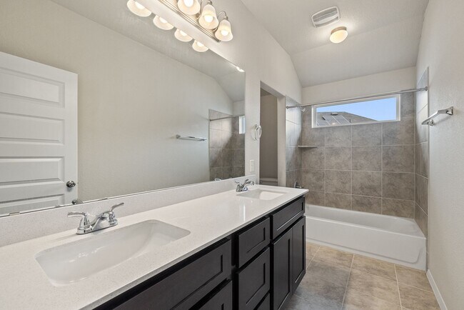 Building Photo - 408 Black Opal Dr