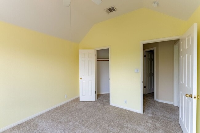 Building Photo - Spacious and stunning 4 bed 3.5 bath in Austin!!!