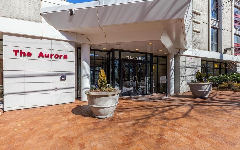 Building Photo - 7923 Eastern Ave