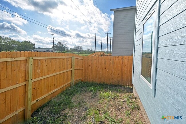 Building Photo - 12127 Floral Blossom