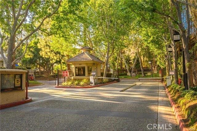 Building Photo - 2615 Plaza del Amo