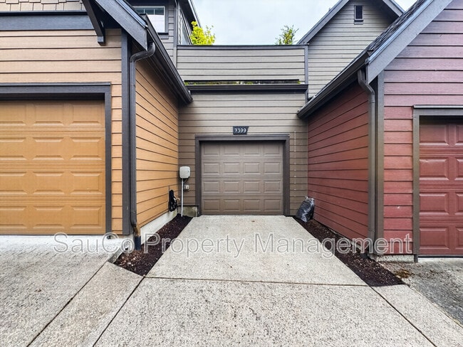 Building Photo - 7399 NE Stonewater St