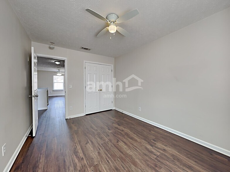 Building Photo - 1316 Roxbury Ct