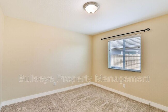 Building Photo - 5119 S 11th Pl