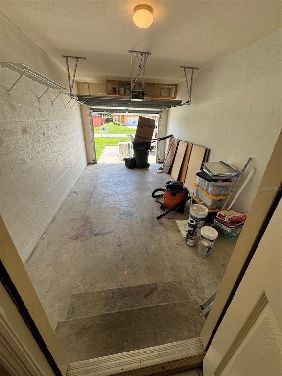 Building Photo - 1011 Fox Lake Dr