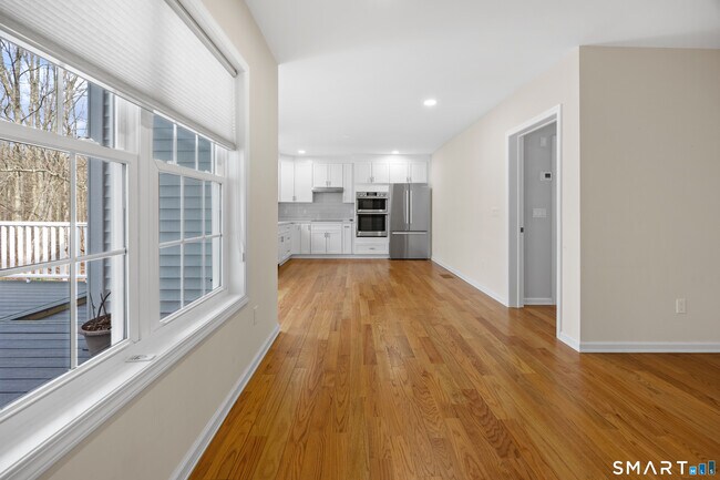 Building Photo - 34 Hi-Ann Ct