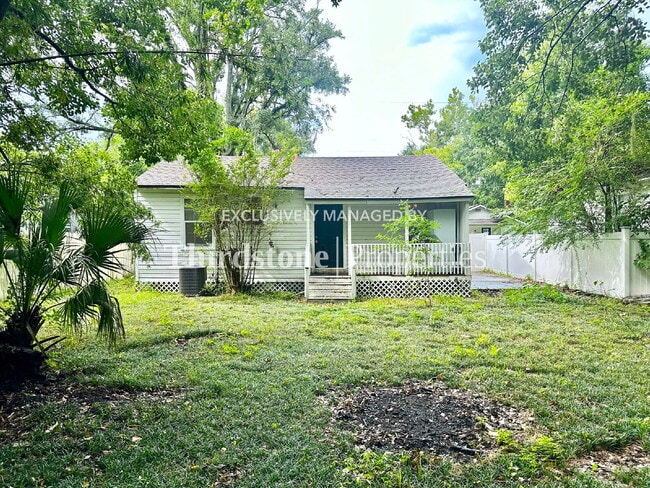 Building Photo - 2748 Gilmore St