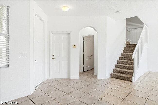 Building Photo - 7070 Venice Way