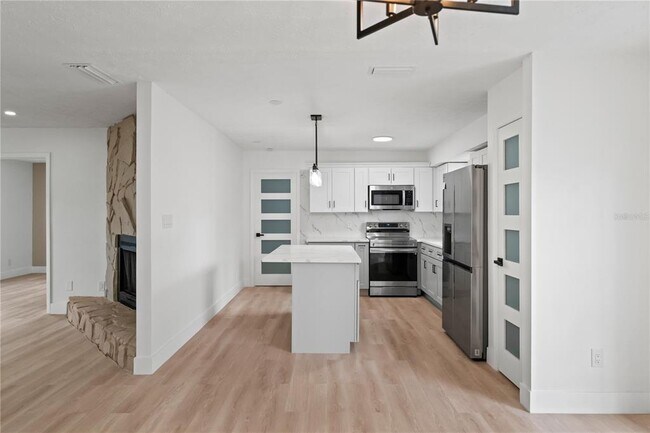 Building Photo - 3206 Las Brisas Dr