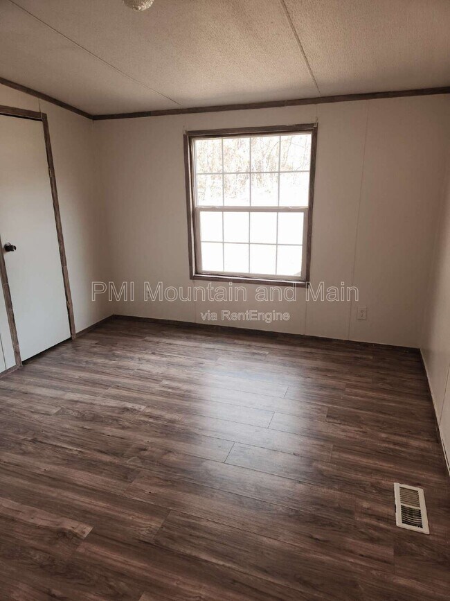 Building Photo - 17 Misty Mountain Way