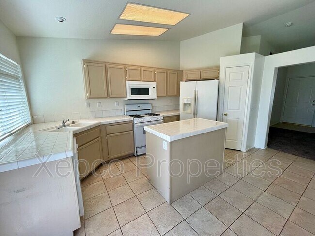 Building Photo - 79225 Laurie Ct