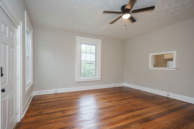 Building Photo - 315 W Chappell St