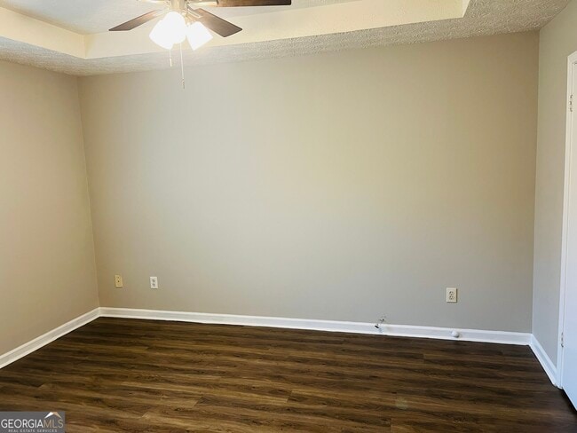 Building Photo - 12 Fredda Ln