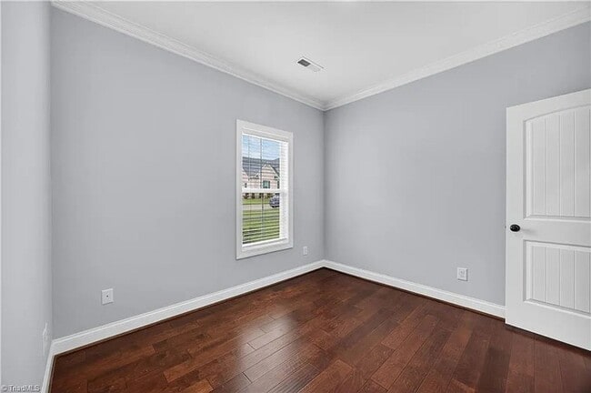 Building Photo - ****** $200 OFF FIRST FULL MONTH OF RENT!! ******