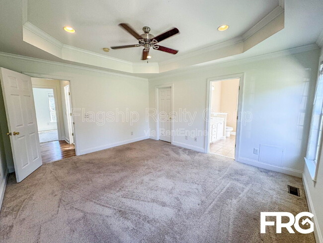 Building Photo - 2426 Pinetops Dr