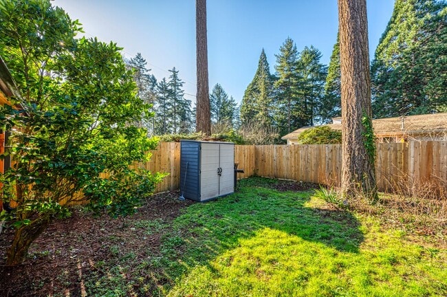 Building Photo - Lakewood Rambler 3 bedroom + Bonus