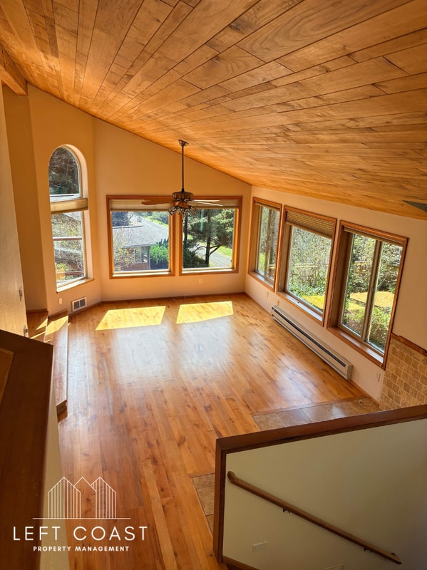 Building Photo - 7205 SW Burl Dr