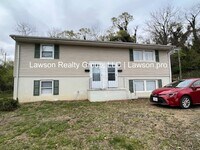 Building Photo - Suburban 743-745