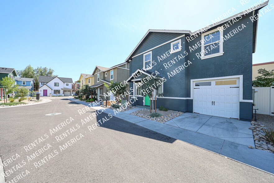 Building Photo - 16875 N 12th St