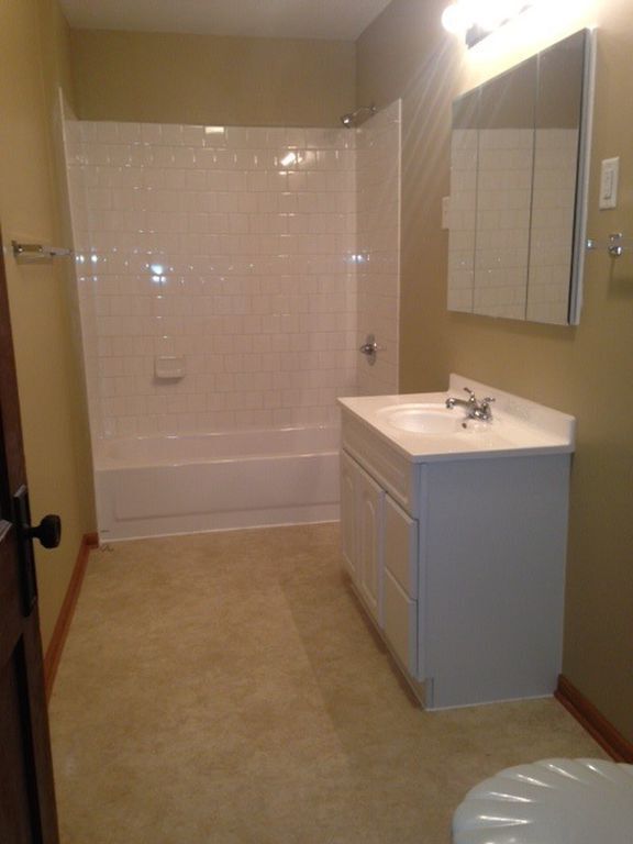 Building Photo - 914 N 24th Ave