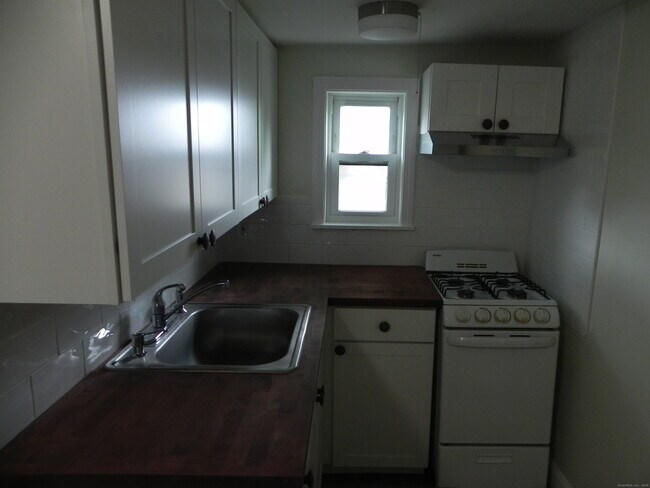 Building Photo - 2.5 Jefferson St