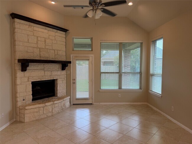 Building Photo - 29015 Davenport Dr