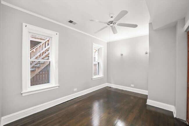 Building Photo - 5804 N Artesian Ave