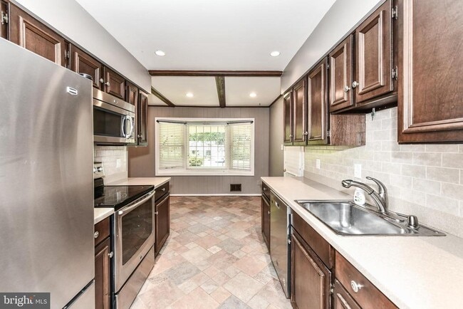 Building Photo - 4731 Carterwood Dr