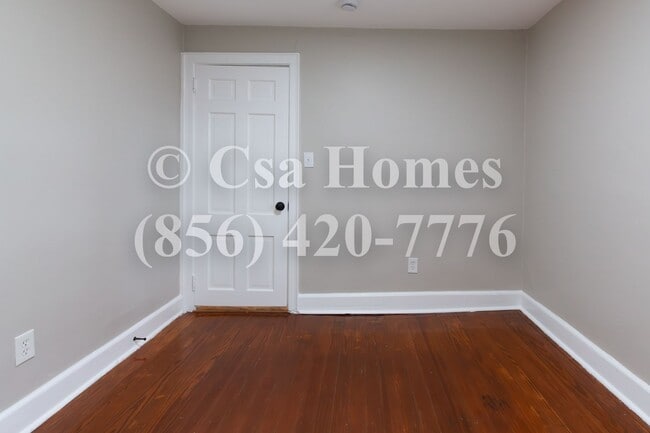 Building Photo - Newly Renovated 3 Bed, 1.5 Bath in Fairview!