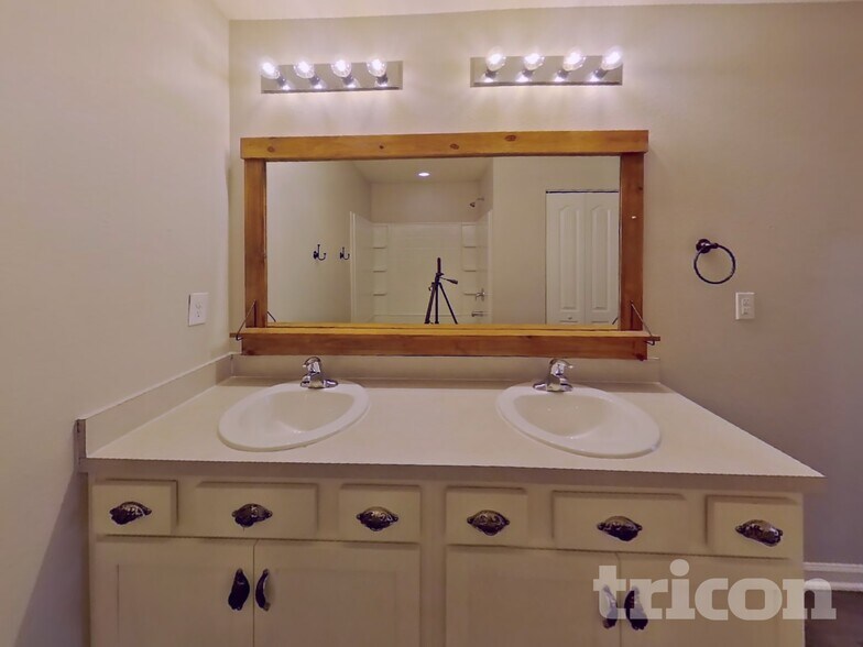 Building Photo - 4429 Warm Springs Way