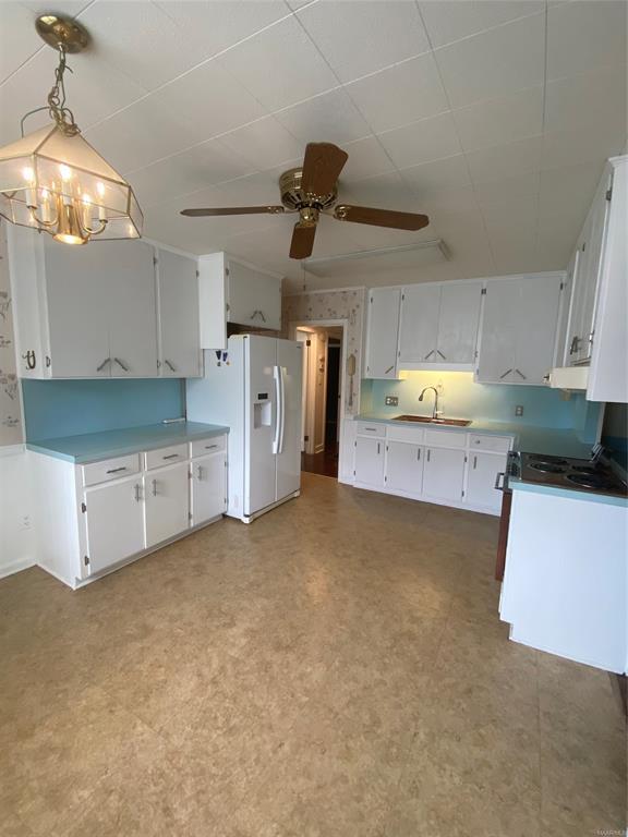 Building Photo - 2052 Midway St