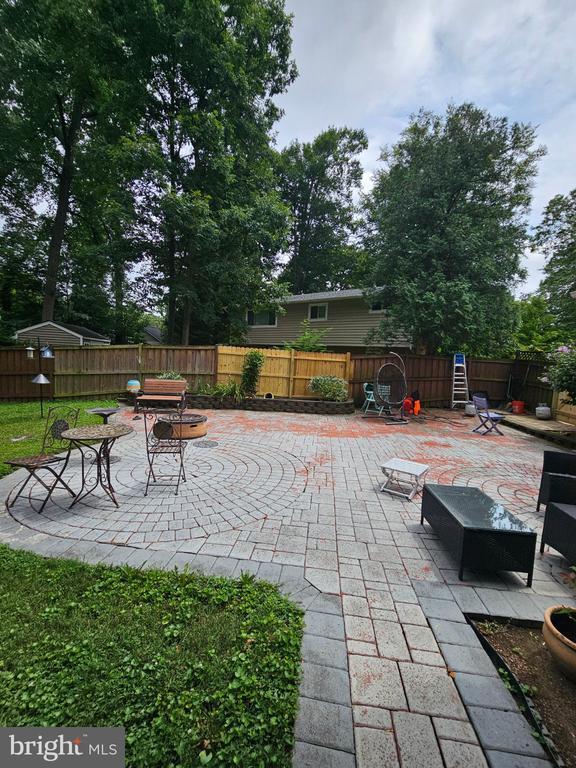 Building Photo - 8913 Cromwell Dr
