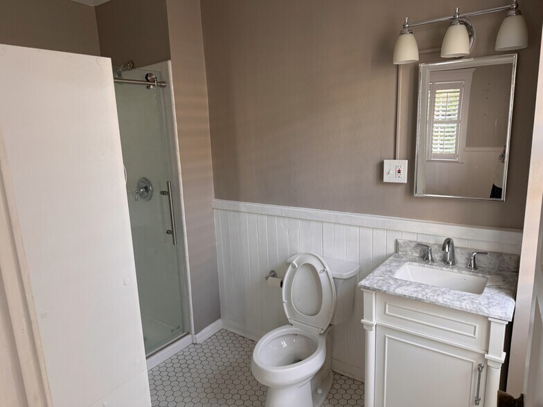 Recently renovated bathroom - 20 Houston St
