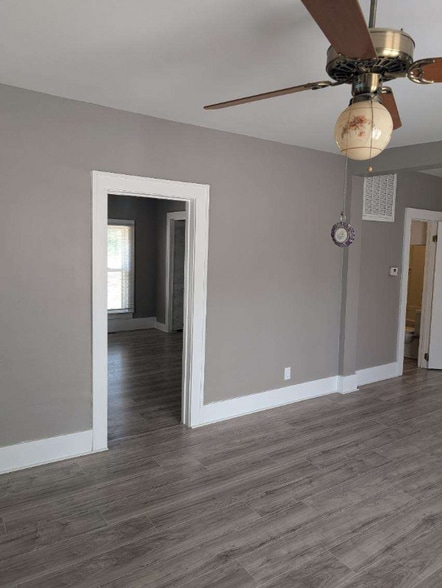 Building Photo - 709 N Blaine St