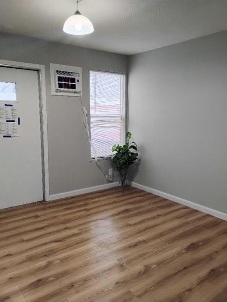 Building Photo - 777 E Yerby St