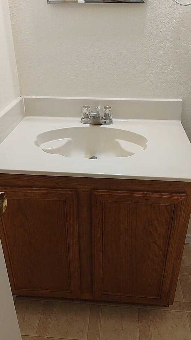 Building Photo - 1721 Baxter Springs Dr