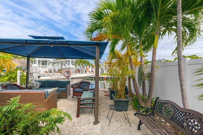 Building Photo - Sunset Harbor at Cow Key Marina 6 month furnished rental