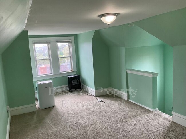 Building Photo - 1632 Steuben St